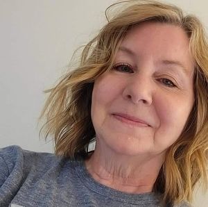 Meet your Posher, Laurie